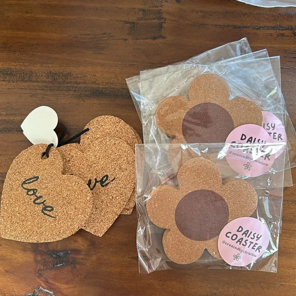 Cork coasters Daisy and Heart total of 8 NWT